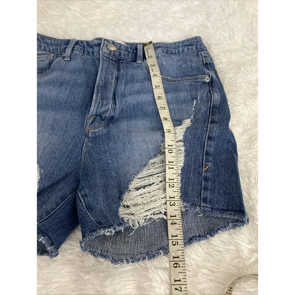 Good American Shorts Women 8/29 High Rise Distressed Bombshell Cutoff Cheeky